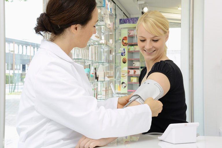 Blutdruckmessung & Blutzuckermessung - AIDA Apotheke Berlin
